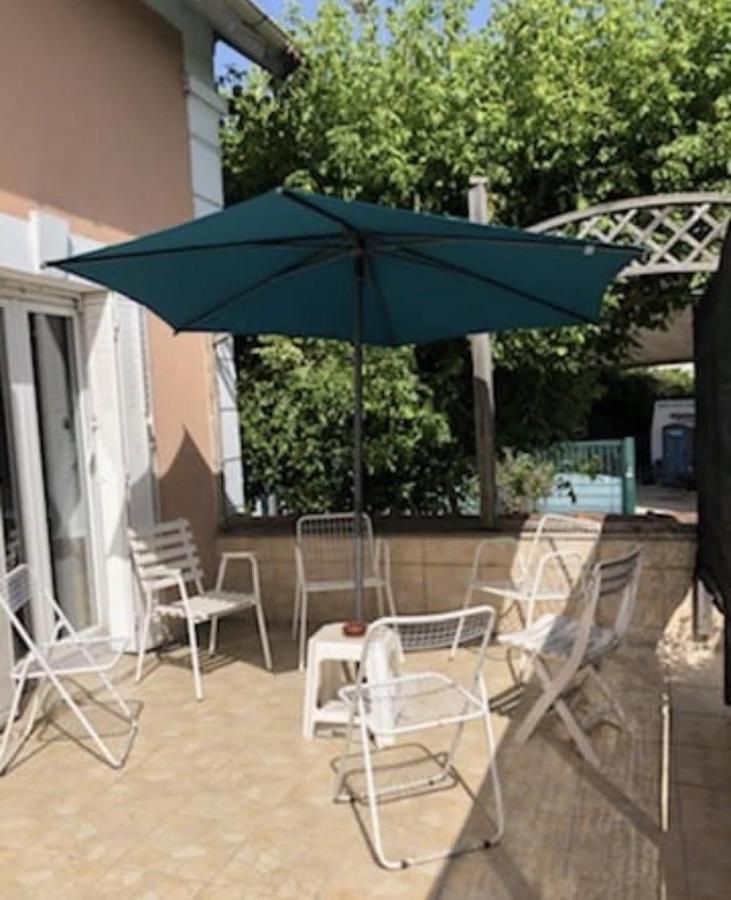Residence Banlieue Parisienne Neuilly Bagian luar foto